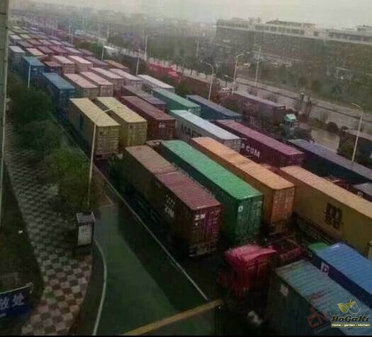 Containers in China 