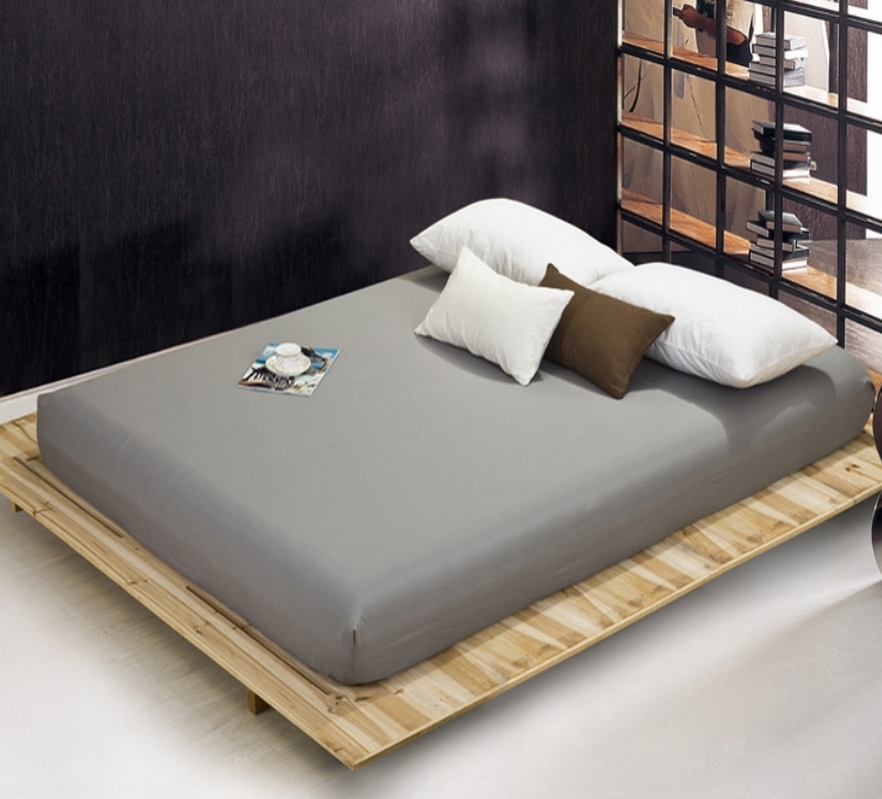 Grey bed sheet_conew1